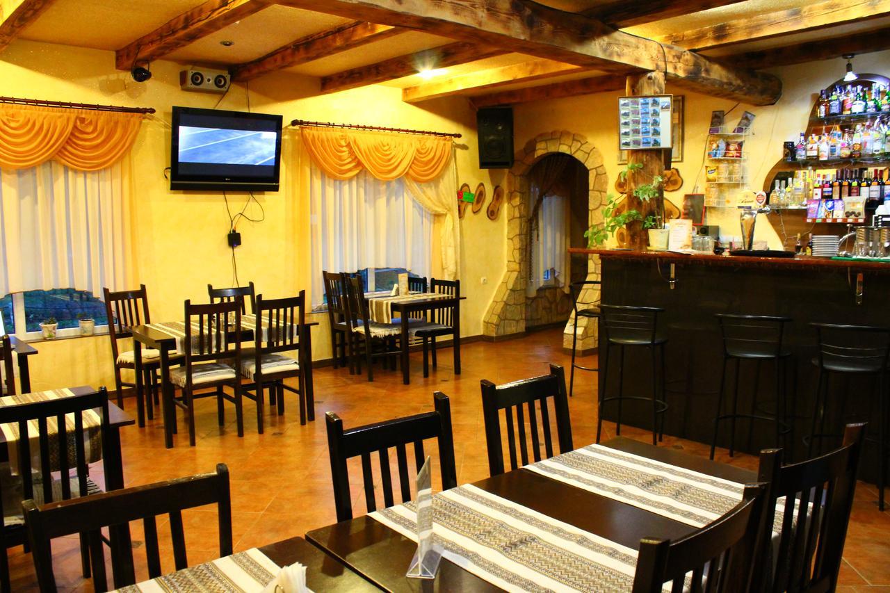 LiAn Family Hotel&Restaurant Volosyanka  Exterior foto
